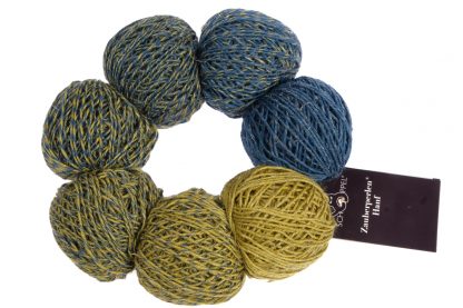 Schoppel Wolle Zauberperlen Hanf - A ring of 7 individual mini balls of organic wool and hemp, spun to create a tweedy ombre.